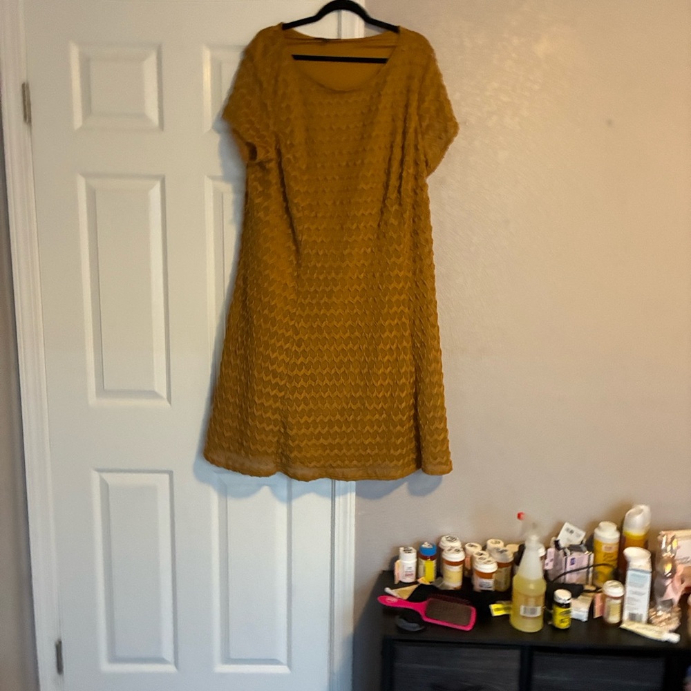 Sharagano Golden Textured Midi Dress
